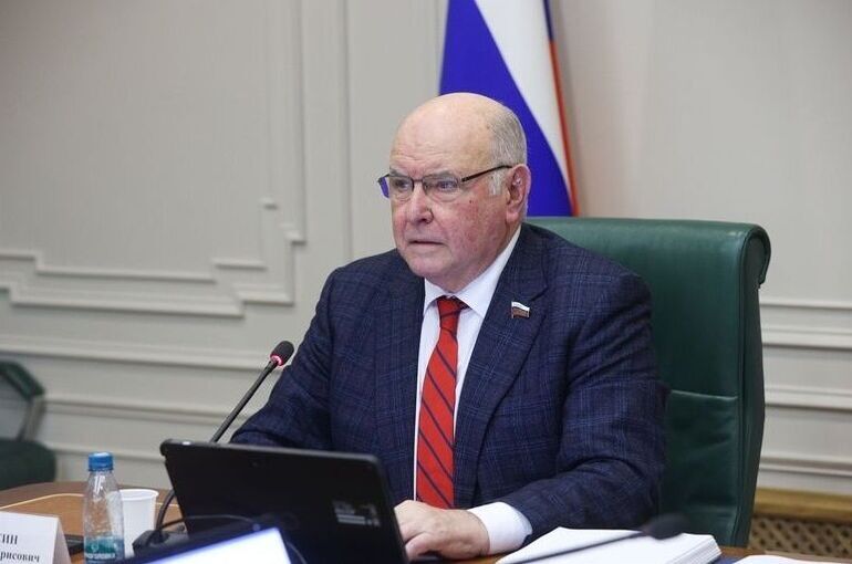 Сенатор Карасин: Слова о готовности Зеленского к миру — попытка напомнить об Украине