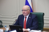 Сенатор Карасин: Слова о готовности Зеленского к миру — попытка напомнить об Украине