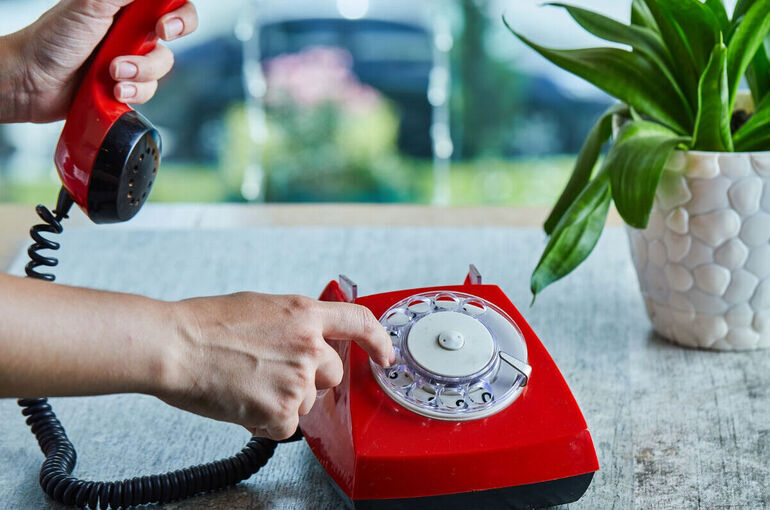 Россияне смогут установить самозапрет на входящие звонки на домашних телефонах