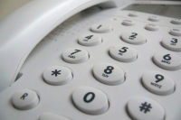 Россиянам старше 60 лет хотят отключить звонки из-за рубежа на домашний телефон