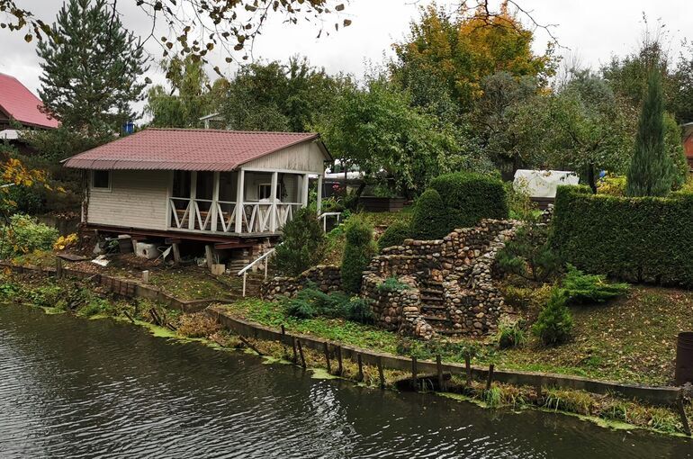 Президент РФ подписал закон о защите от взыскания имущества многодетных семей