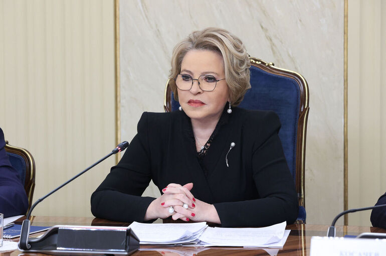 Матвиенко поздравила с переизбранием спикера парламента Лаоса