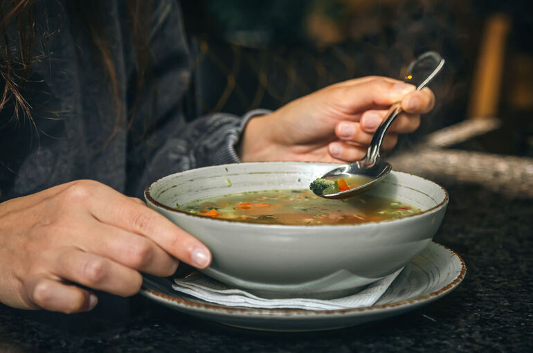 Борщ, уха или грибной: эксперт рассказала, какой суп самый полезный