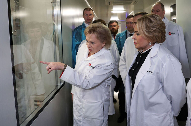 Матвиенко назвала приоритетной задачей производство фармсубстанций в РФ
