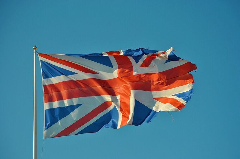 Стармер заявил, что Запад ведет войну на два фронта