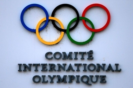 МОК запретил трансгендерам участвовать в женских соревнованиях