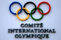 МОК запретил трансгендерам участвовать в женских соревнованиях