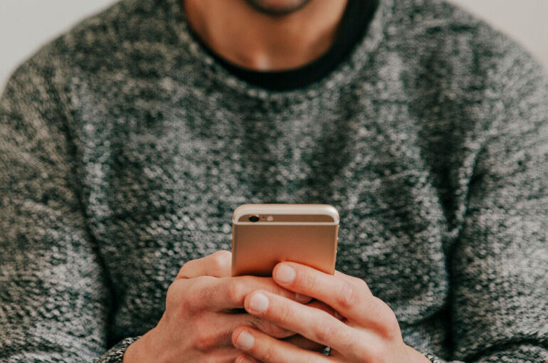 ТАСС: В Минцифры хотят принудить Apple вернуть российские приложения в AppStore