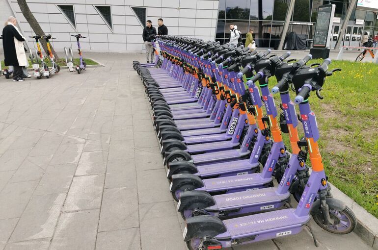 Росстандарт утвердил ГОСТ на регистрационные знаки для электросамокатов