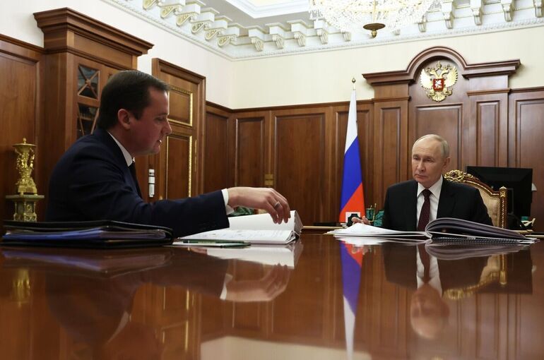 Путин потребовал разобраться с проблемой ветхого жилья в Архангельской области