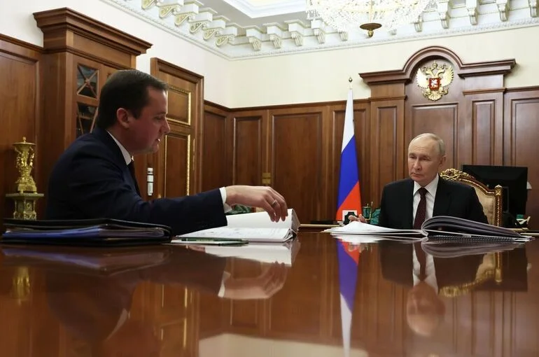 Путин потребовал разобраться с проблемой ветхого жилья в Архангельской области