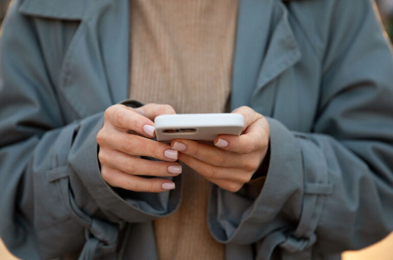 В России выделили частоты для подключения смартфонов к спутнику