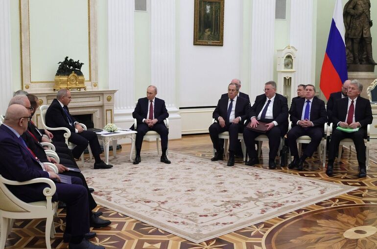 Путин: Москва хотела бы участия пророссийских партий в выборах в Армении 