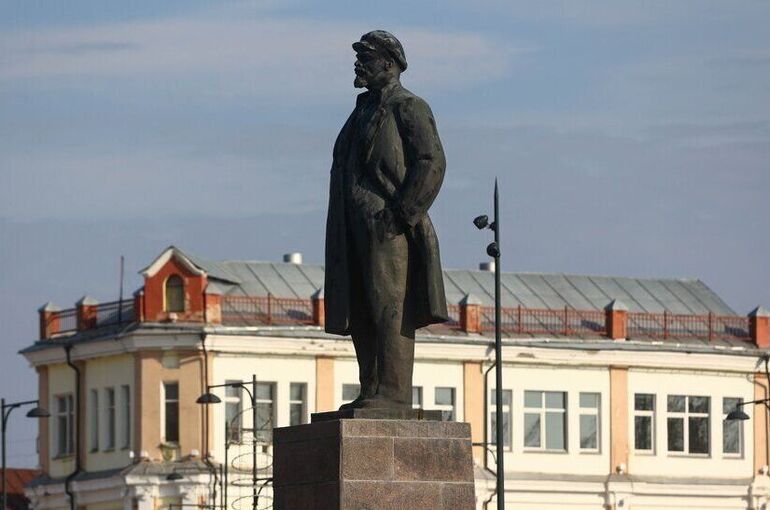 В России предложили запретить ликвидировать названные именем Ленина объекты