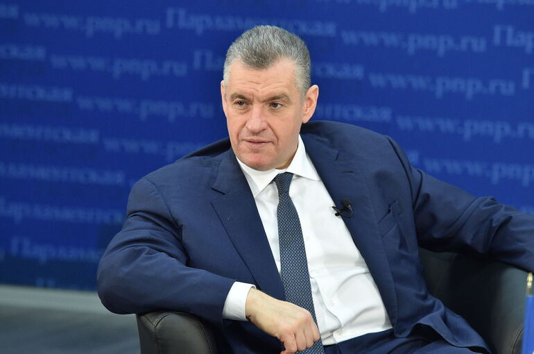 Слуцкий предложил включить в программу ОМС проверку клещей на инфекции после укуса