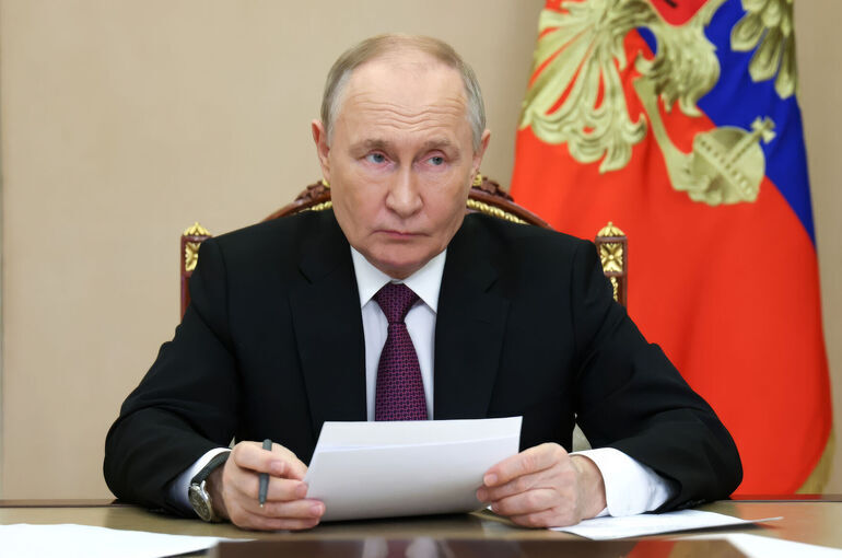 Путин поручил обеспечить возможность отложенной записи к врачу через «Госуслуги»