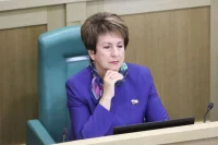 Сенатор поддержала идею об удаленке для родителей во время школьных каникул