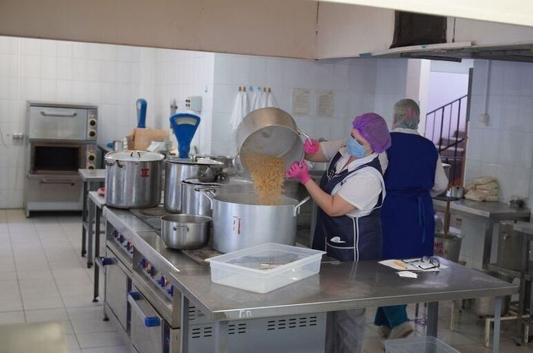 В Петербурге готовятся к централизованному школьному питанию