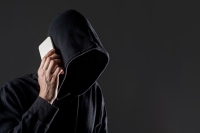 Мошенники придумывают новые способы обмана близких бойцов СВО