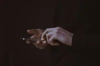 В МВД рассказали об уловке мошенников с записями сообщений для героев СВО