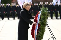 Матвиенко возложила венок к мемориалу 1200 воинам в Калининграде