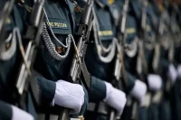 Бойцы МЧС получат двойной оклад при регистрации брака