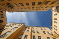 В Петербурге хотят убрать бары из дворов