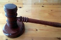 Выжившего в Охотском море Пичугина признали виновным в гибели двух человек