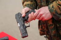 Управление спецпрограмм президента освободят от получения лицензии на оружие