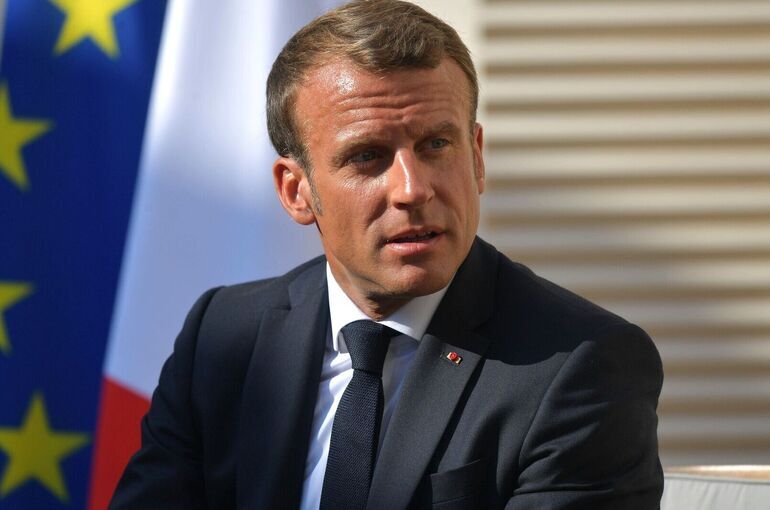 Макрон призвал США и Иран снять блокаду Ормузского пролива