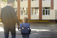 Отцам предложили давать суточный отпуск на детские праздники и собрания в школе