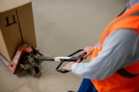 Работу ПВЗ в многоквартирных домах могут приостановить из-за шума