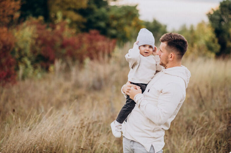 Школа пап для зумеров и отчеты по алиментам: артисты обсудили, как повысить роль отца