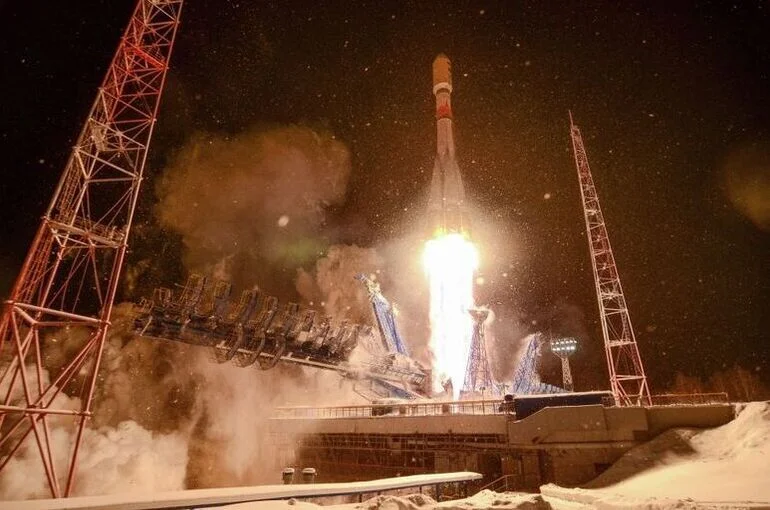 ВКС России успешно запустили ракету-носитель с аппаратами для Минобороны