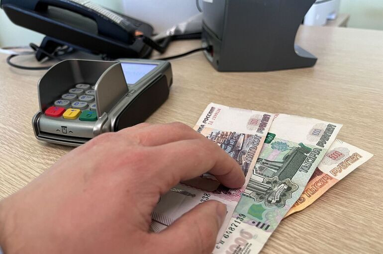 Наличный оборот в 2025 году в России снизился на 3,4 процента