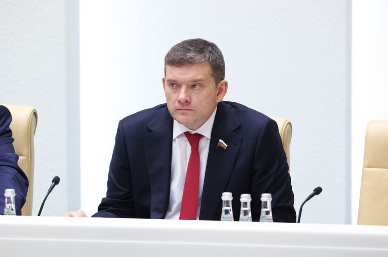 Сенатор Журавлев: Готовы и дальше оказывать Минздраву законодательную поддержку