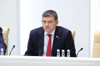 Сенатор Журавлев: Готовы и дальше оказывать Минздраву законодательную поддержку