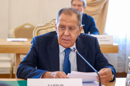 Лавров: Зеленский в 2014 году просил дать жителям Донбасса право говорить на русском