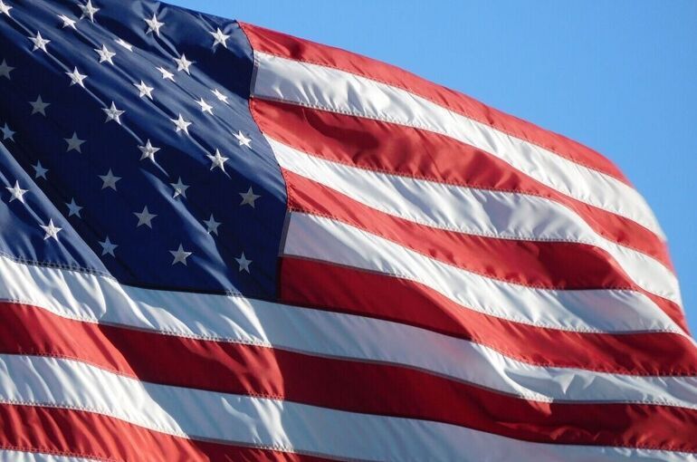 Политический обозреватель: США хотят не защищать, а контролировать Европу