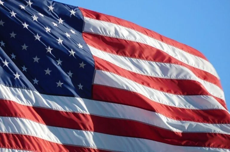Политический обозреватель: США хотят не защищать, а контролировать Европу