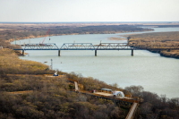 Автомобильный мост состыковали на границе РФ и КНДР