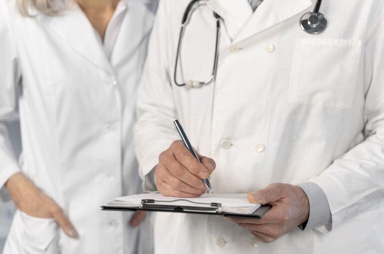 Медработникам хотят упростить процедуру аккредитации специалиста