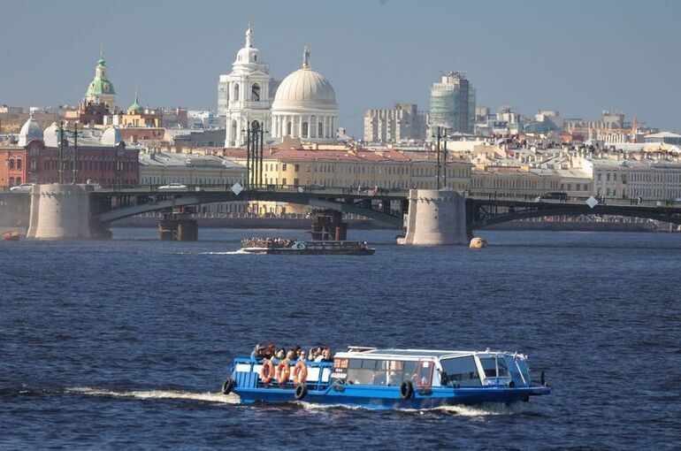В Петербурге хотят свернуть некрасивые ларьки на частной земле