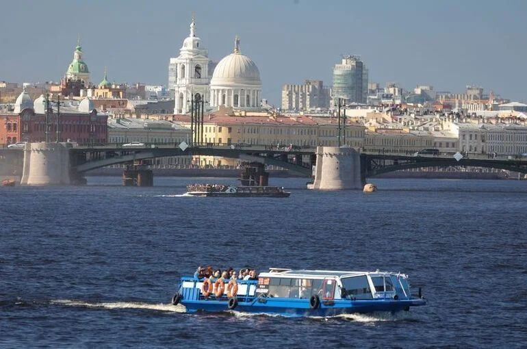 В Петербурге хотят свернуть некрасивые ларьки на частной земле