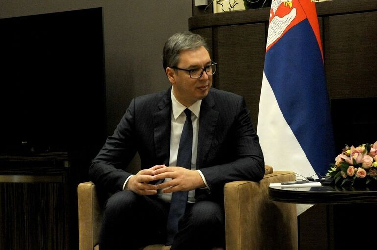 Вучич пригласил Мадьяра посетить Сербию