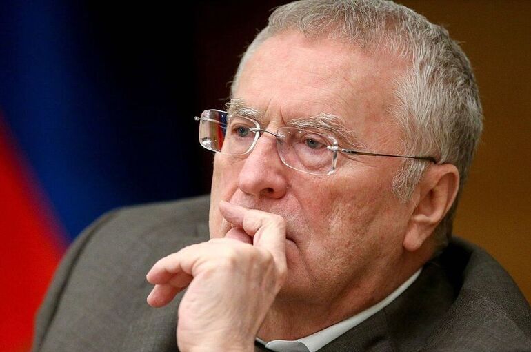 Сила интеллекта и близость к людям: в Госдуме открыли выставку, посвященную Жириновскому