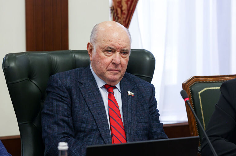 Сенатор Карасин назвал цель визита принца Гарри в Киев