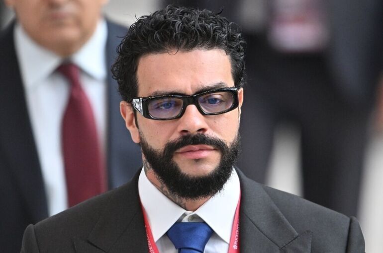 Евросоюз ввел санкции против Тимати и директора Эрмитажа Пиотровского