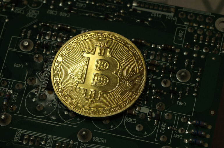 Евросоюз запретил операции с криптовалютой RUBx