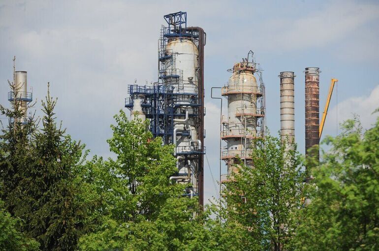 ЕС ввел санкции против «Славнефти», «Башнефти» и ряда НПЗ